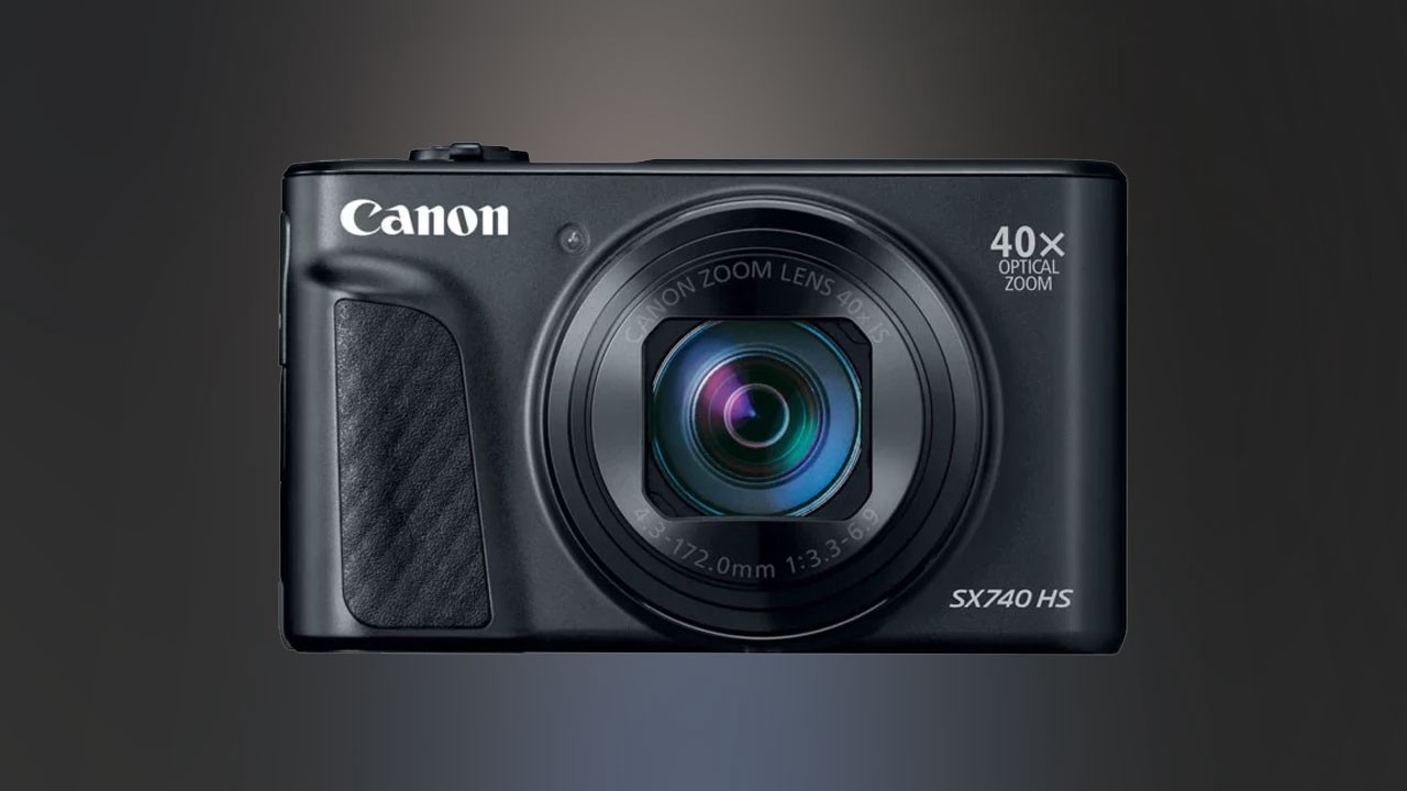 Canon SX740 HS duyuruldu. 40X optik zoom!