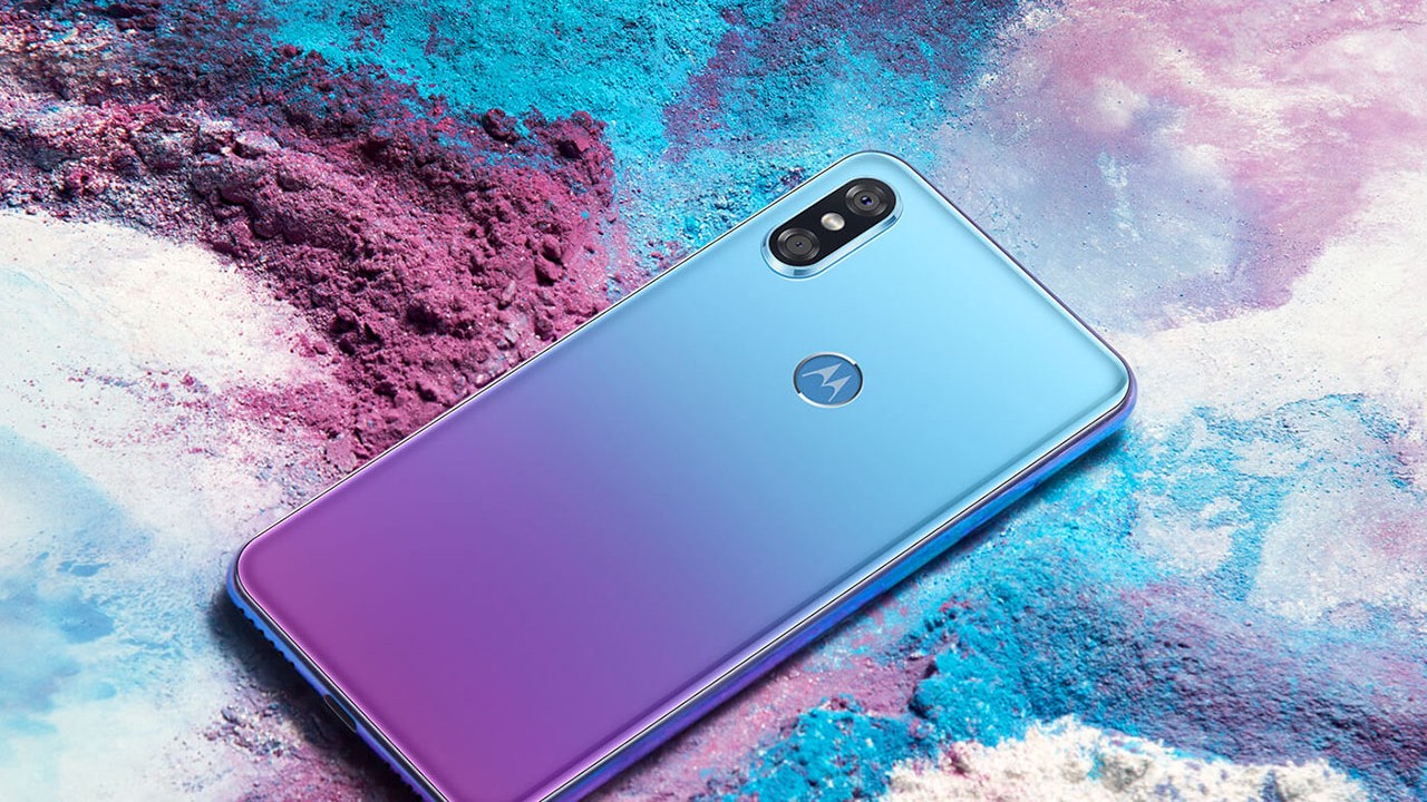 Moto P30 Note bataryası ile sizi şaşırtacak!