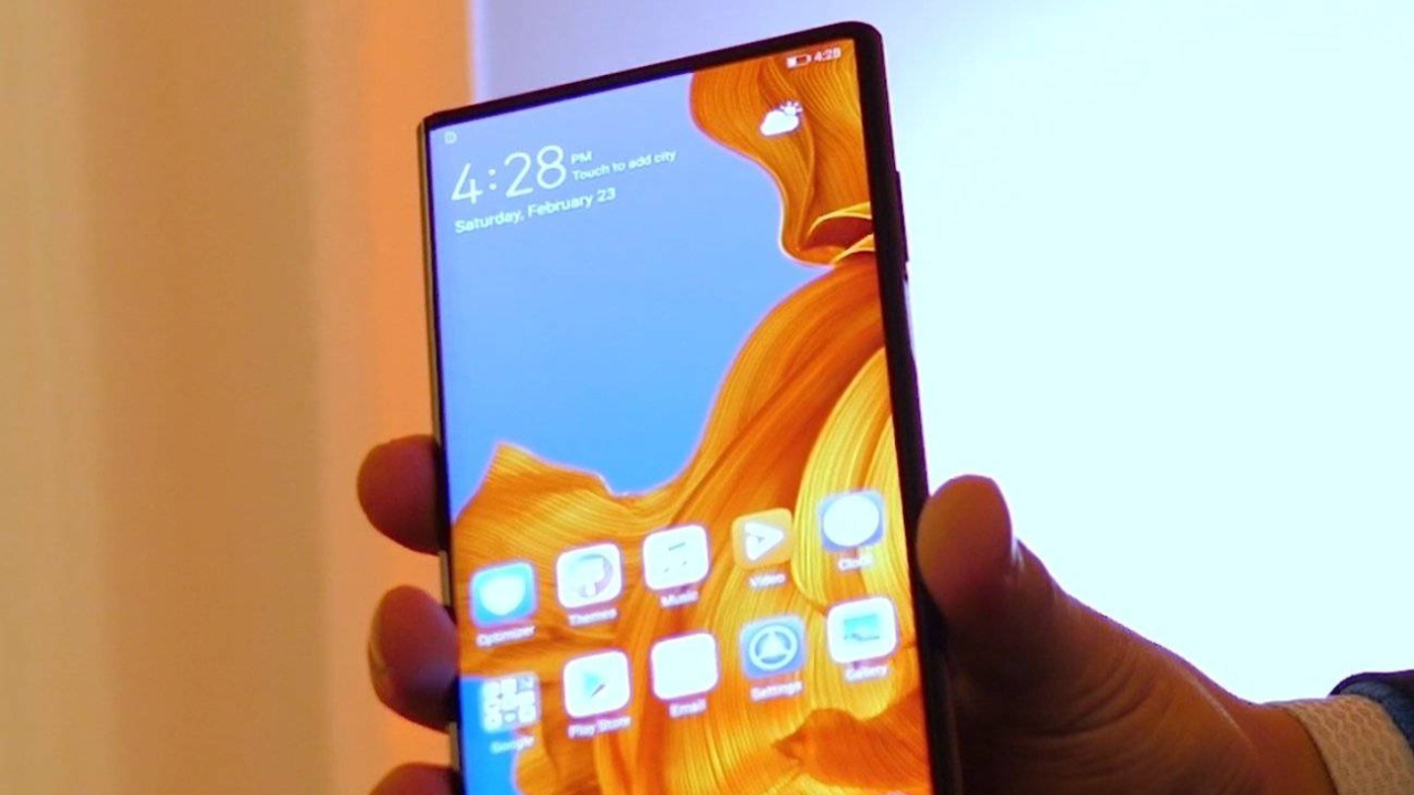Katlanabilir telefon Huawei Mate X tanıtıldı!